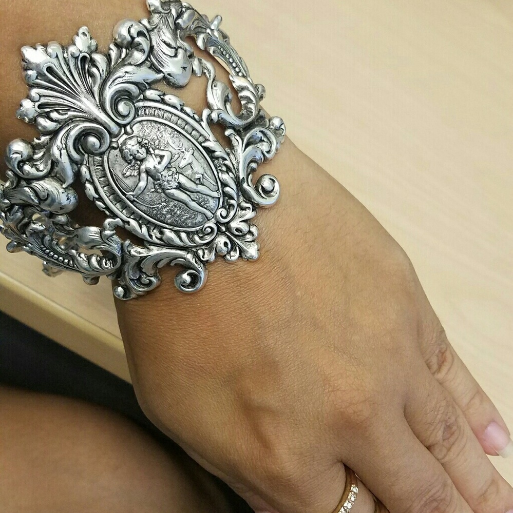 Absolutely gorgeous purchase!